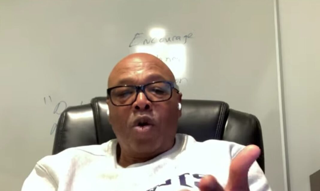 New England Patriots chaplain coaching players to be great husbands, fathers: 'Be a blessing'